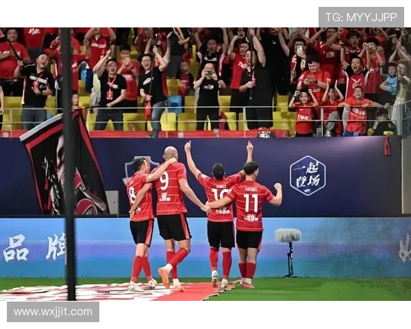 截至目前成都蓉城本赛季双杀海港双杀山东创下历史佳绩持续领跑中超积分榜 截至目前成都蓉城本赛季双杀海港双杀山东创下历史佳绩持续领跑中超积分榜